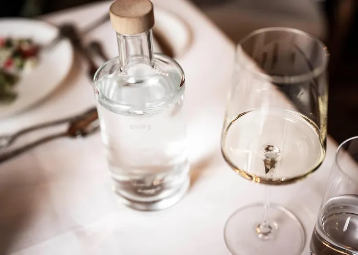 ホテル Eva,village